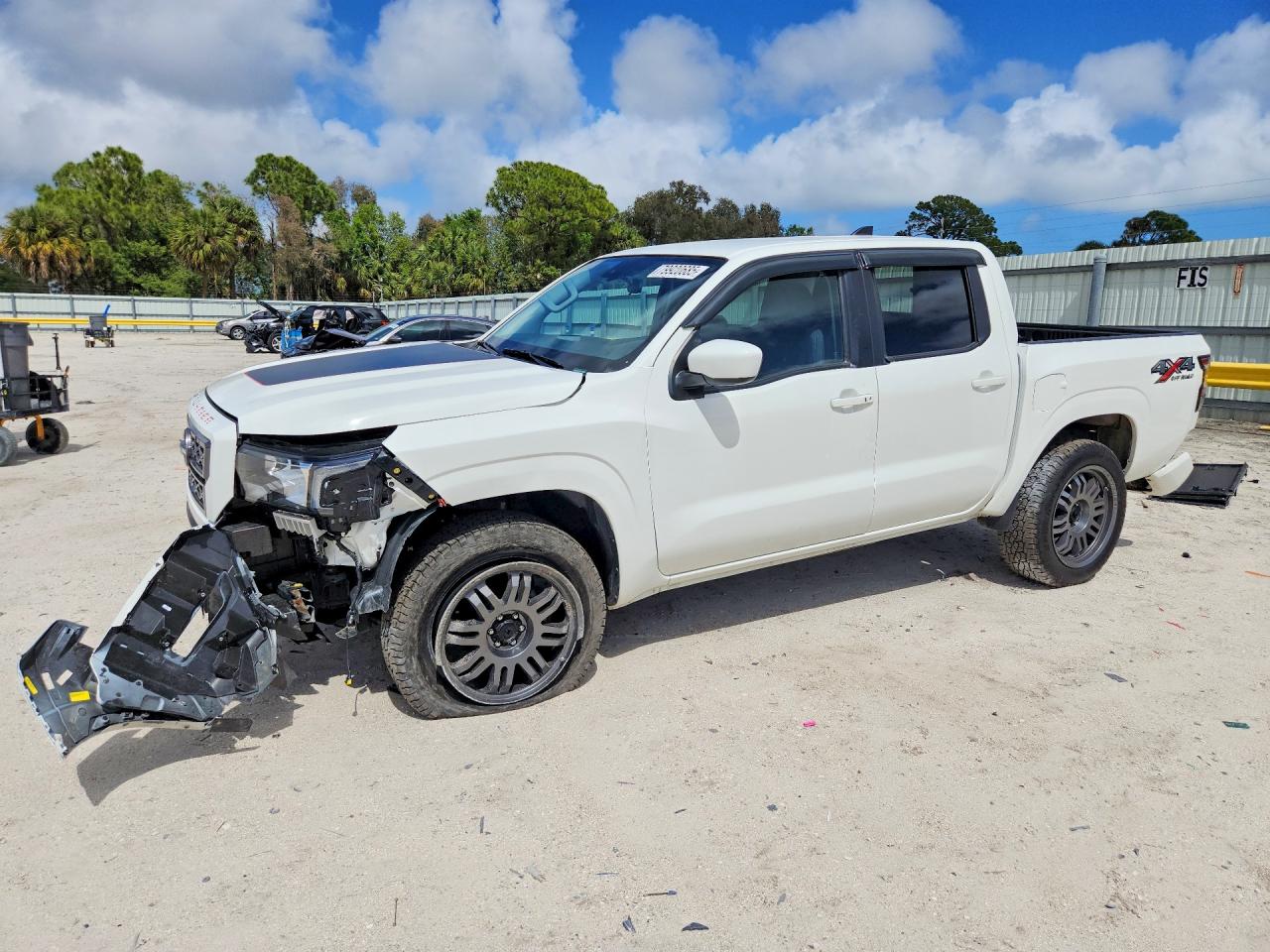 2024 NISSAN FRONTIER