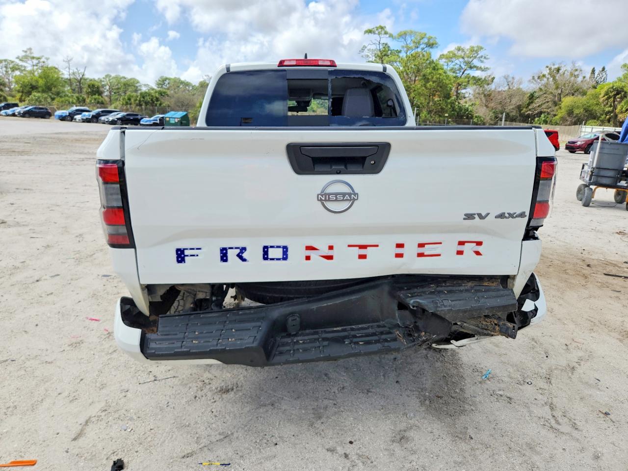 2024 NISSAN FRONTIER SV photo 11