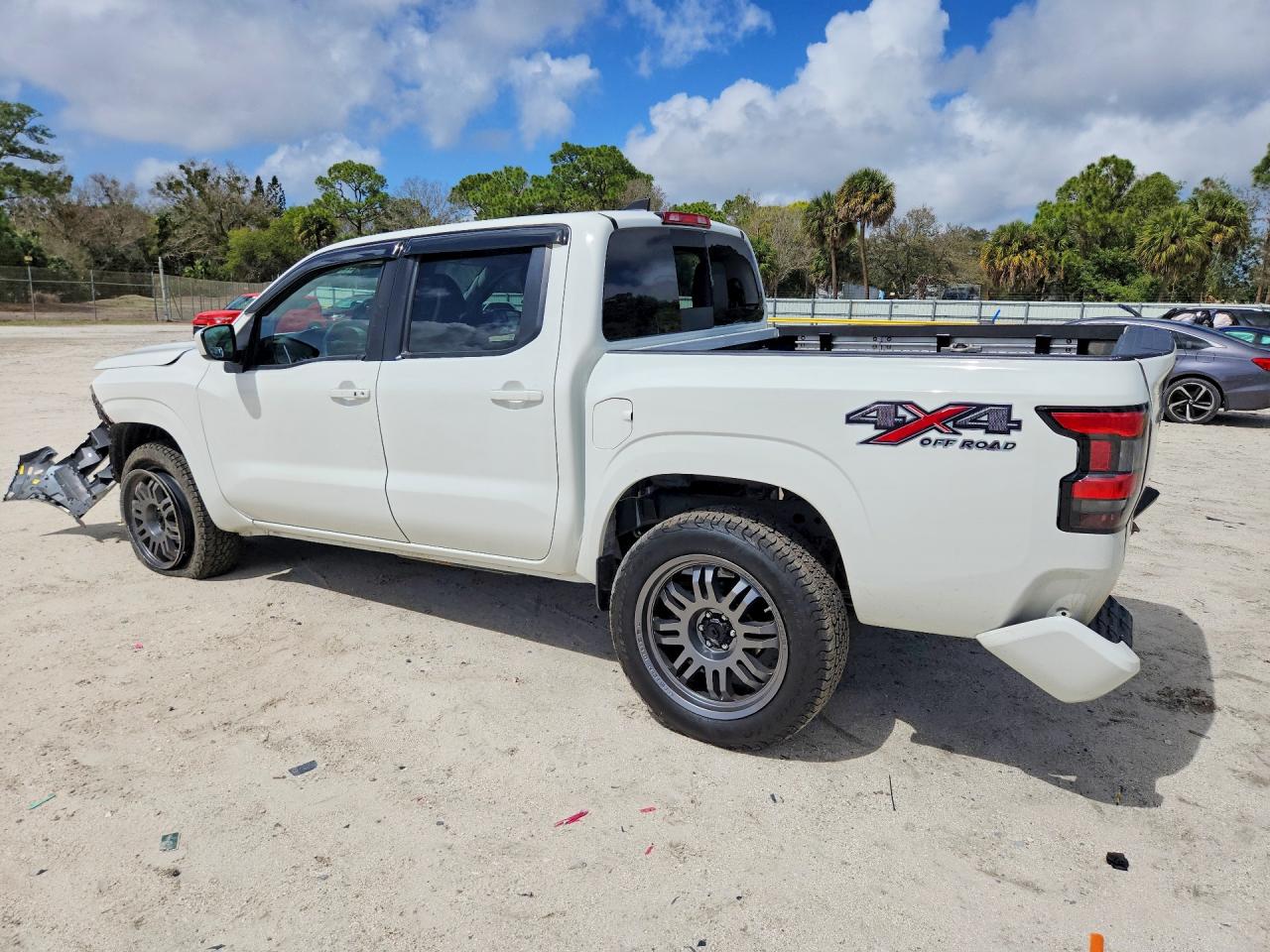 2024 NISSAN FRONTIER SV photo 3