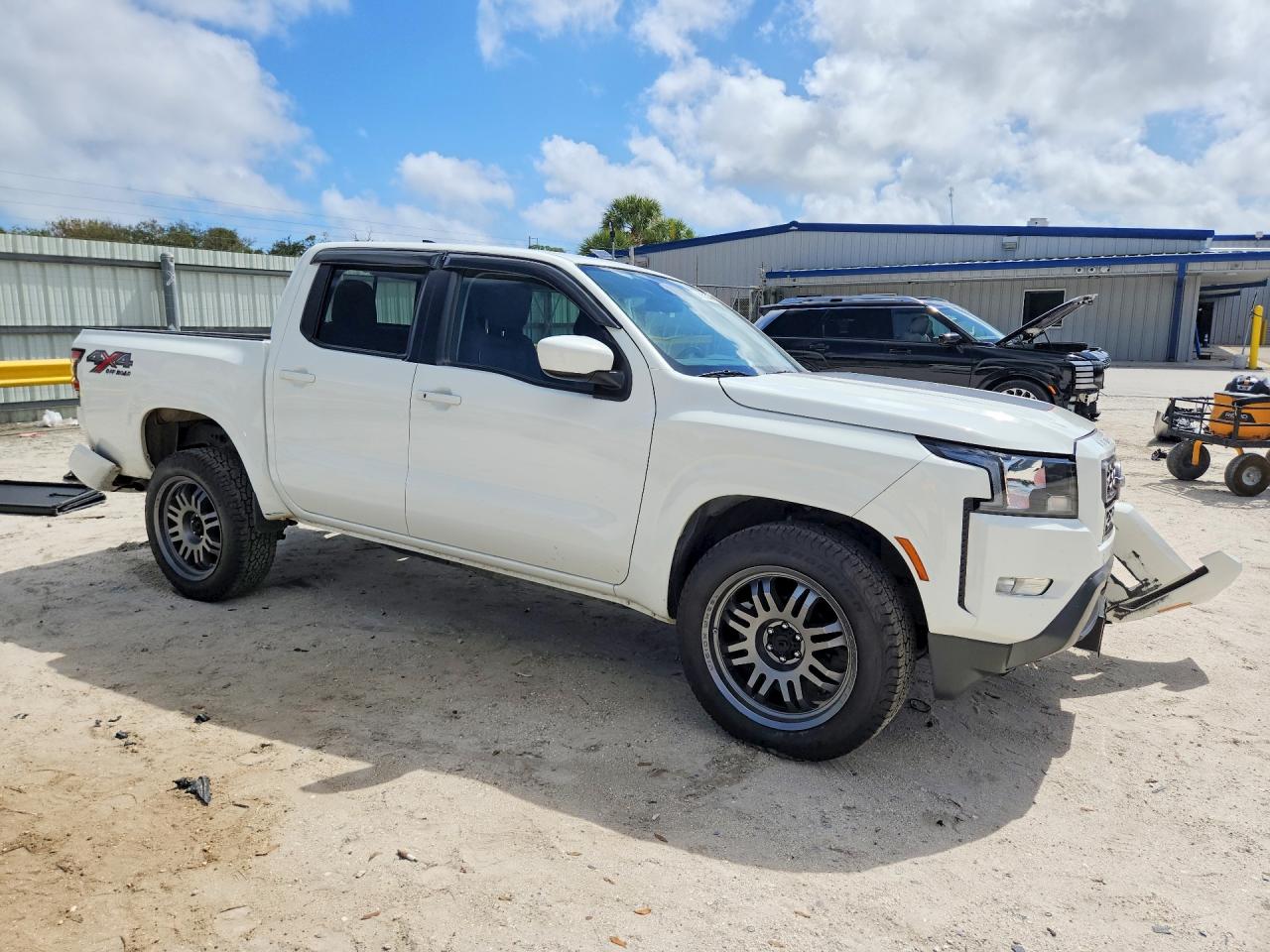 2024 NISSAN FRONTIER SV photo 7