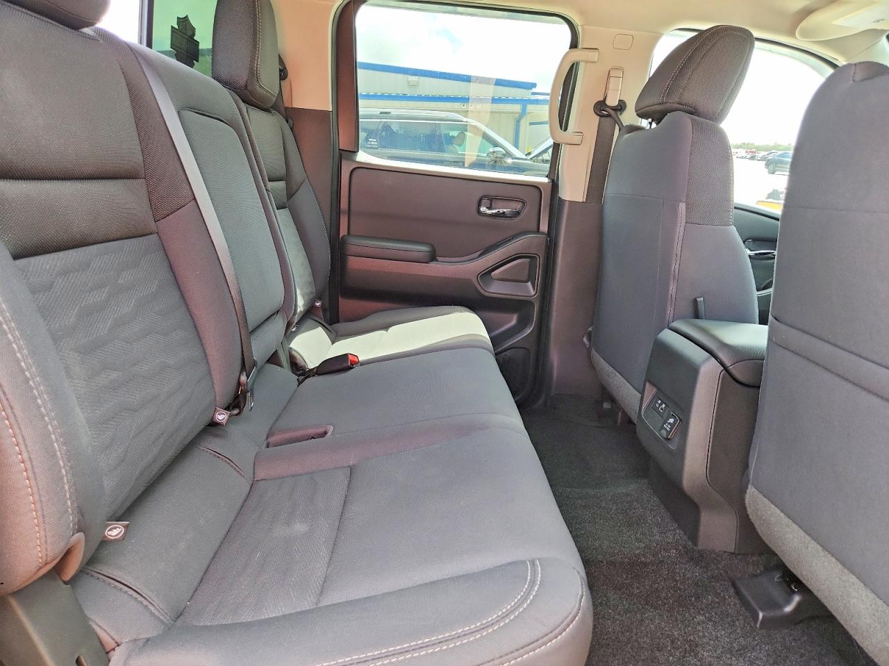 2024 NISSAN FRONTIER SV photo 19