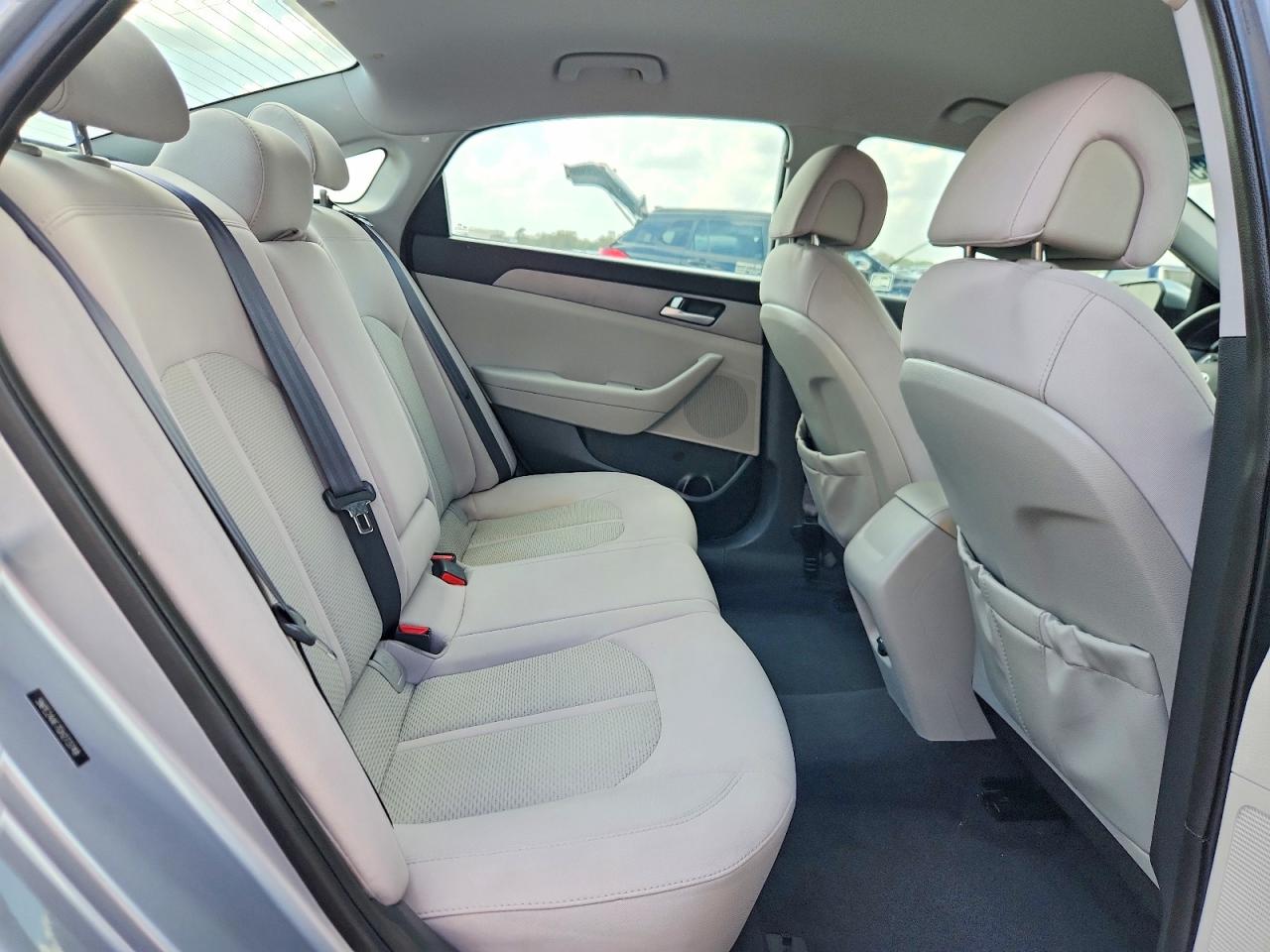 2016 HYUNDAI SONATA SE photo 19
