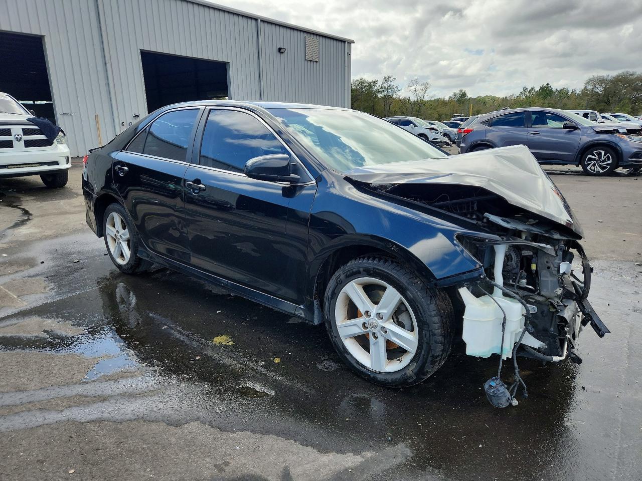 2013 TOYOTA CAMRY SE photo 10