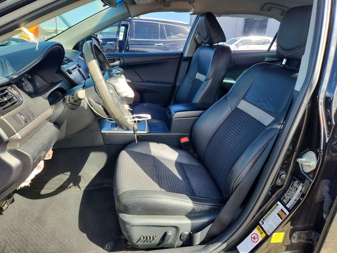 2013 TOYOTA CAMRY SE photo 19