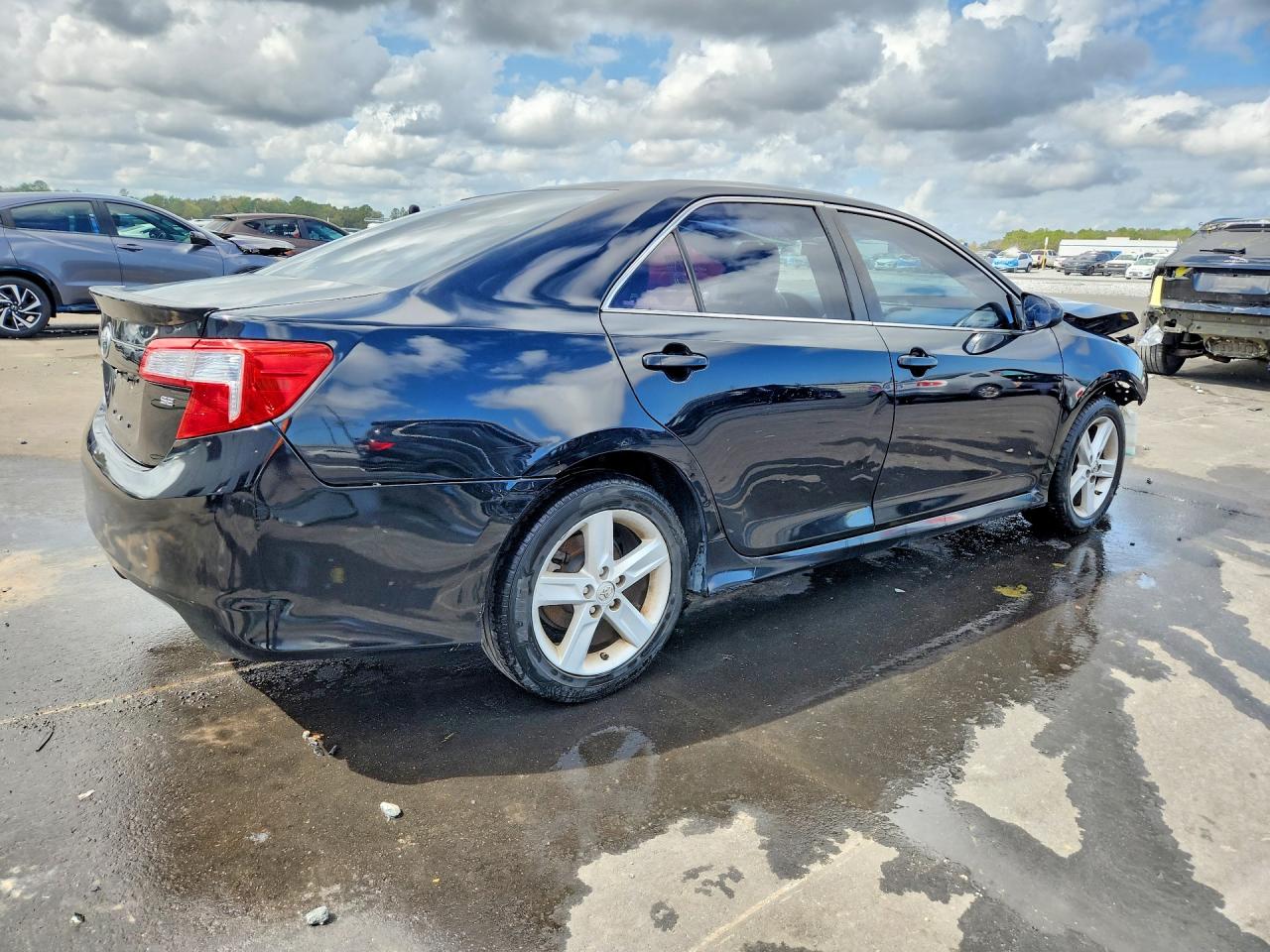 2013 TOYOTA CAMRY SE photo 7
