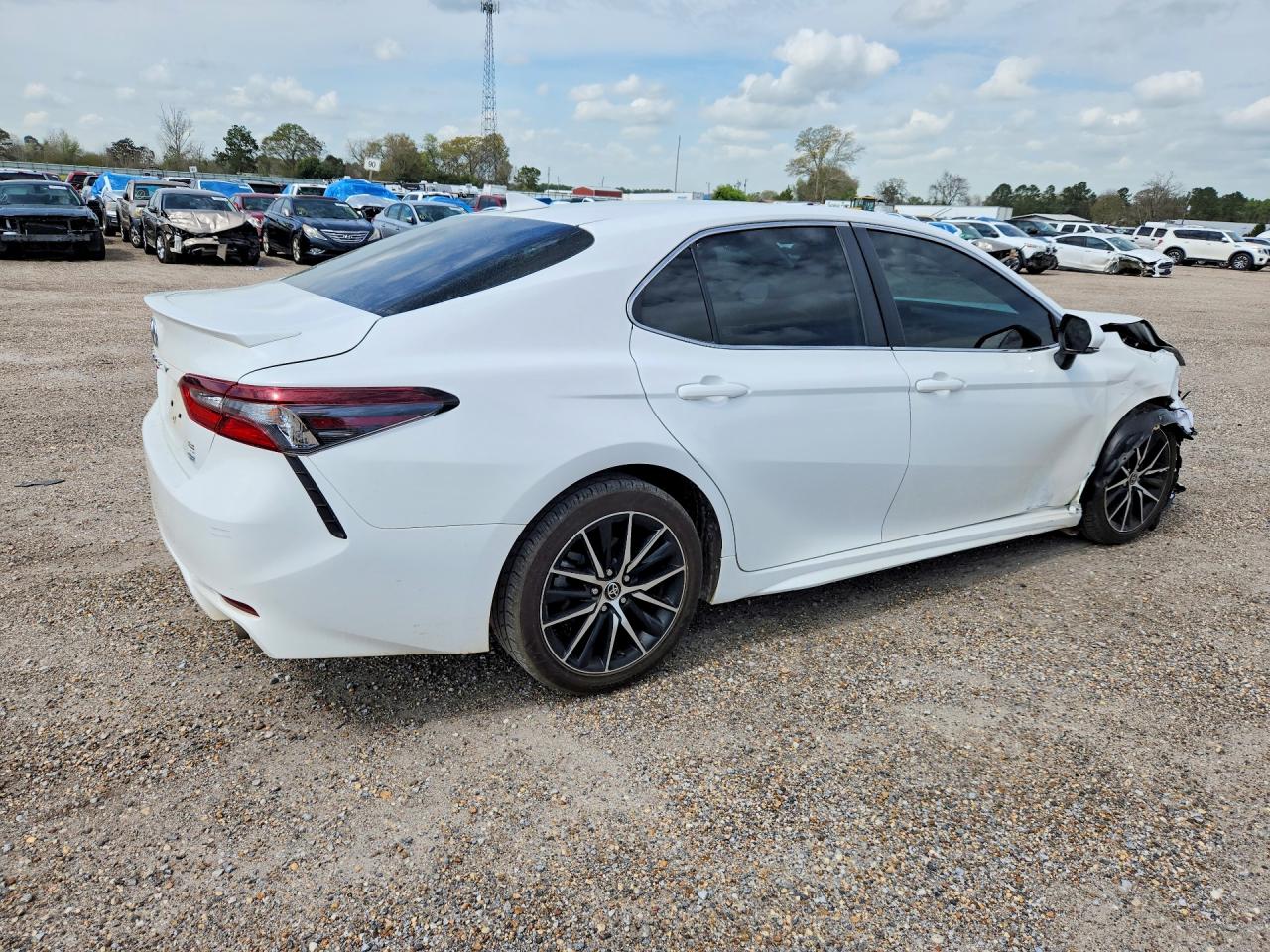 2023 TOYOTA CAMRY SE photo 5