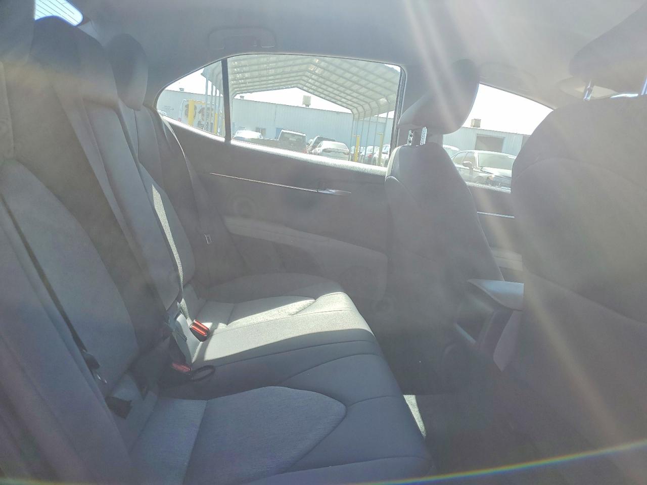 2021 TOYOTA CAMRY LE photo 19