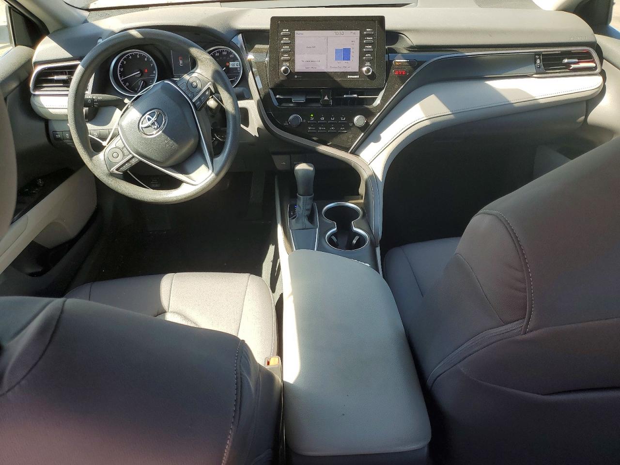 2021 TOYOTA CAMRY LE photo 15