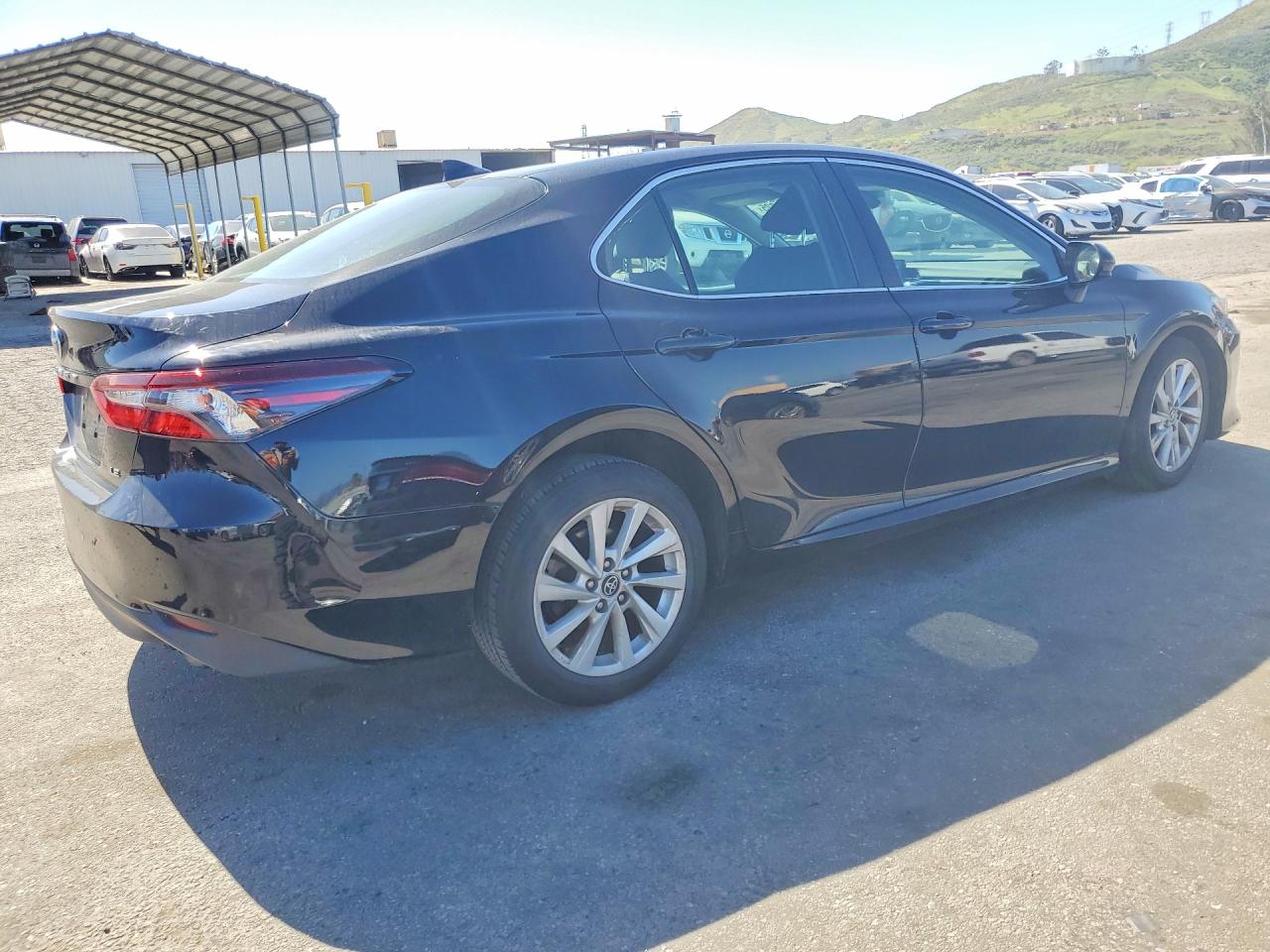 2021 TOYOTA CAMRY LE photo 5