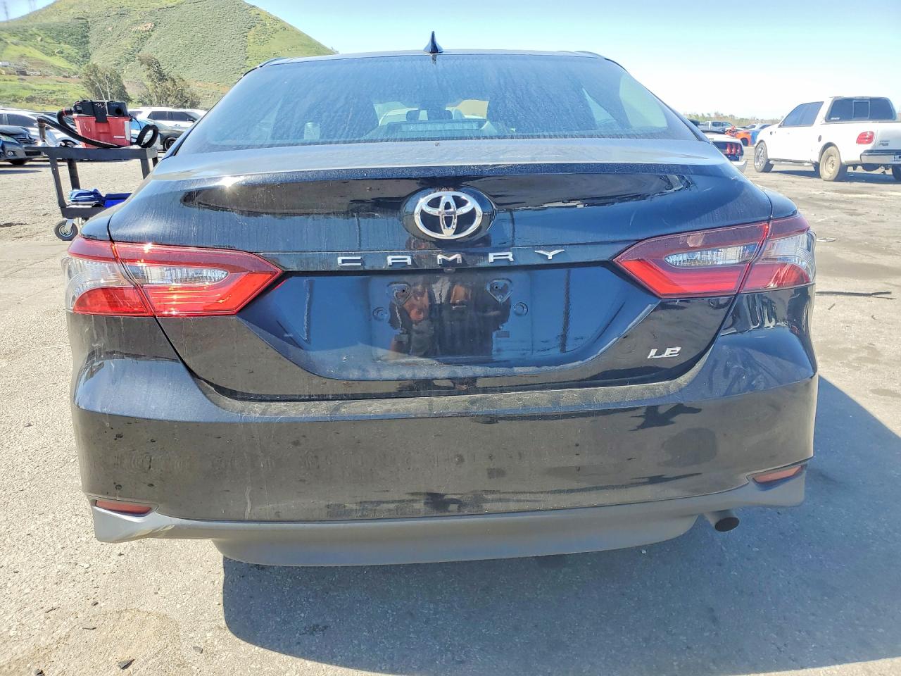 2021 TOYOTA CAMRY LE photo 11