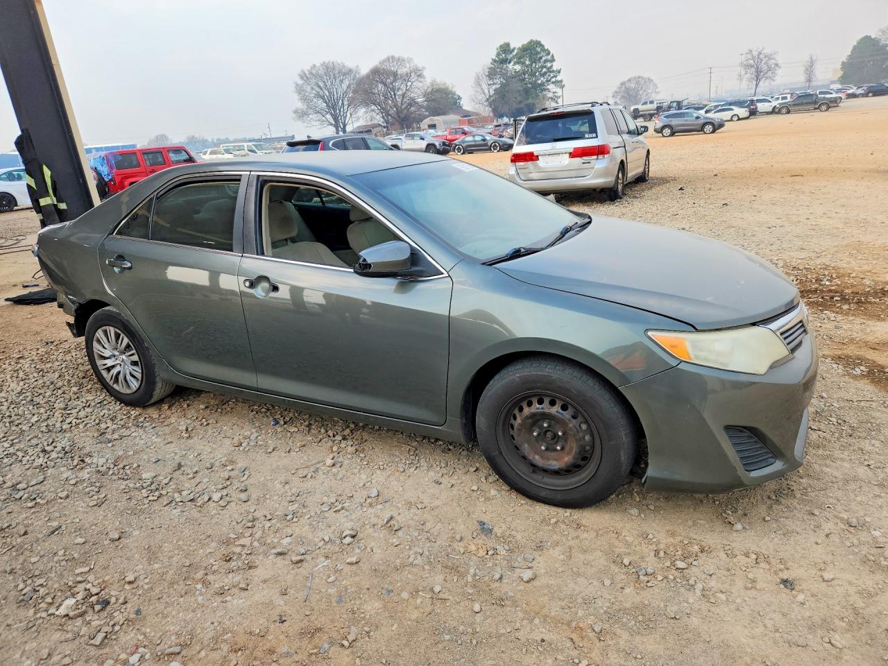 2013 TOYOTA CAMRY BASE photo 4