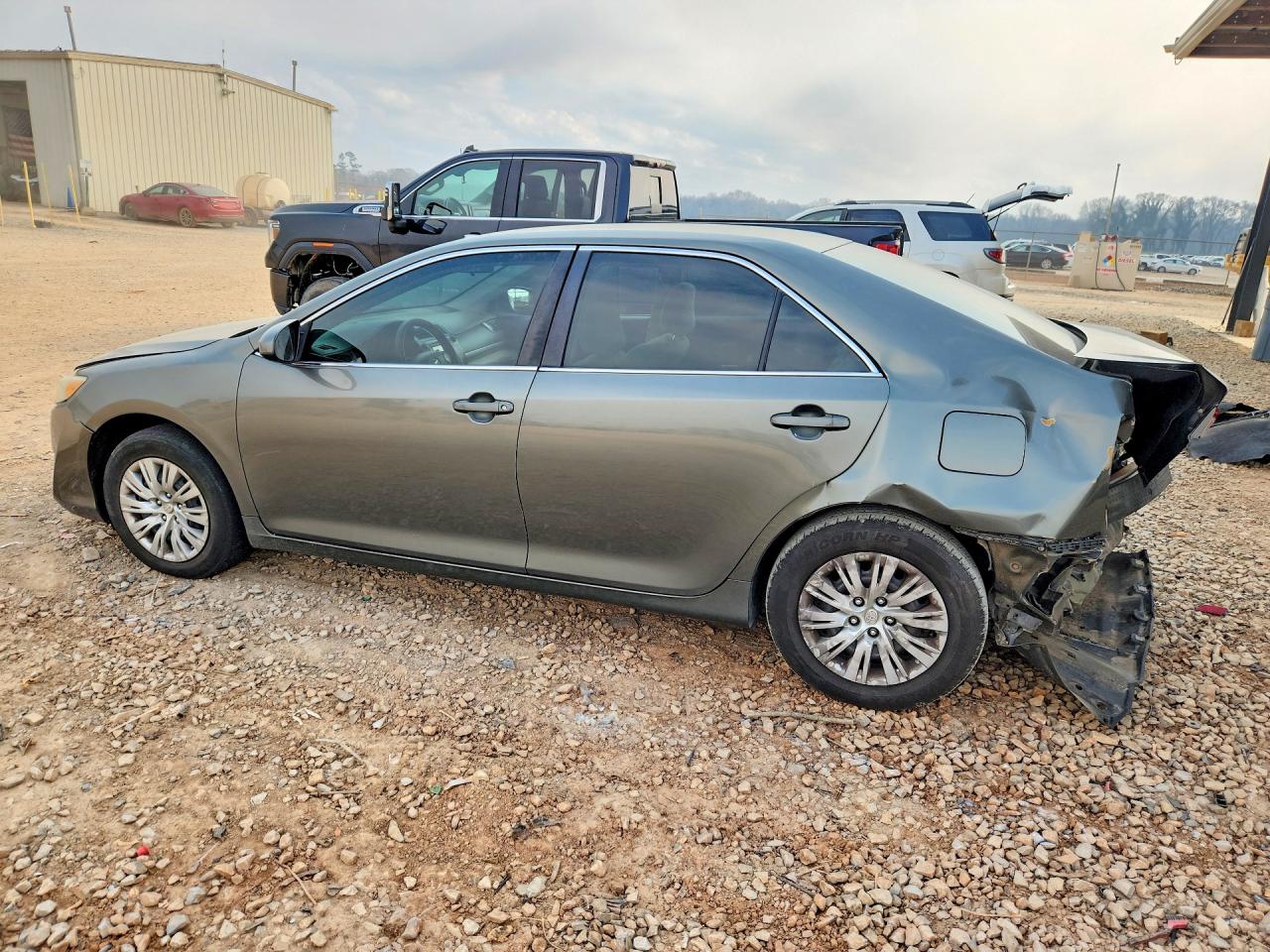 2013 TOYOTA CAMRY BASE photo 2