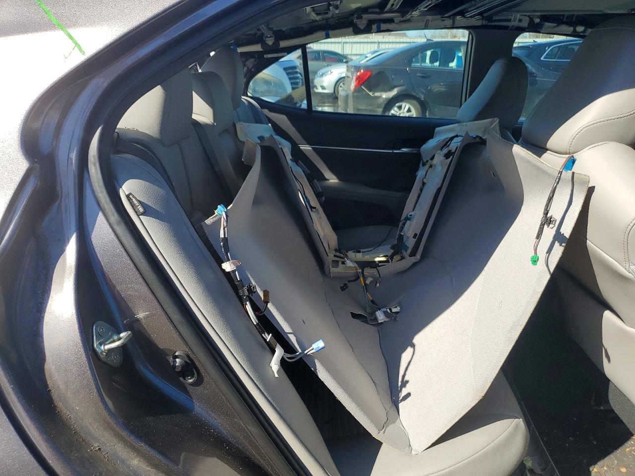 2022 TOYOTA CAMRY photo 10