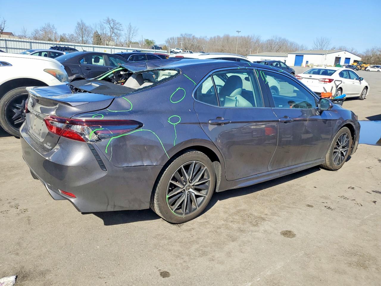 2022 TOYOTA CAMRY photo 3