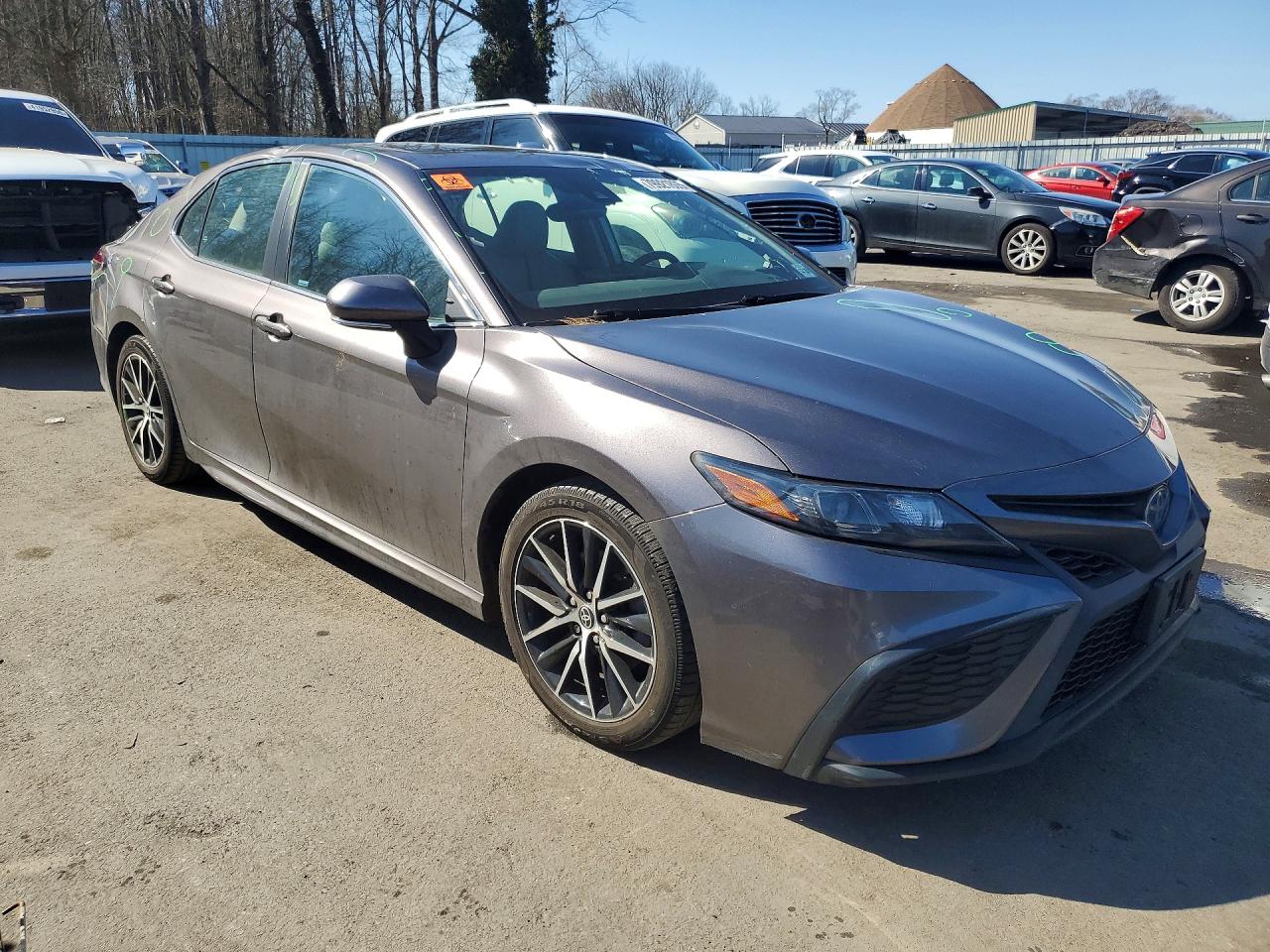2022 TOYOTA CAMRY photo 4