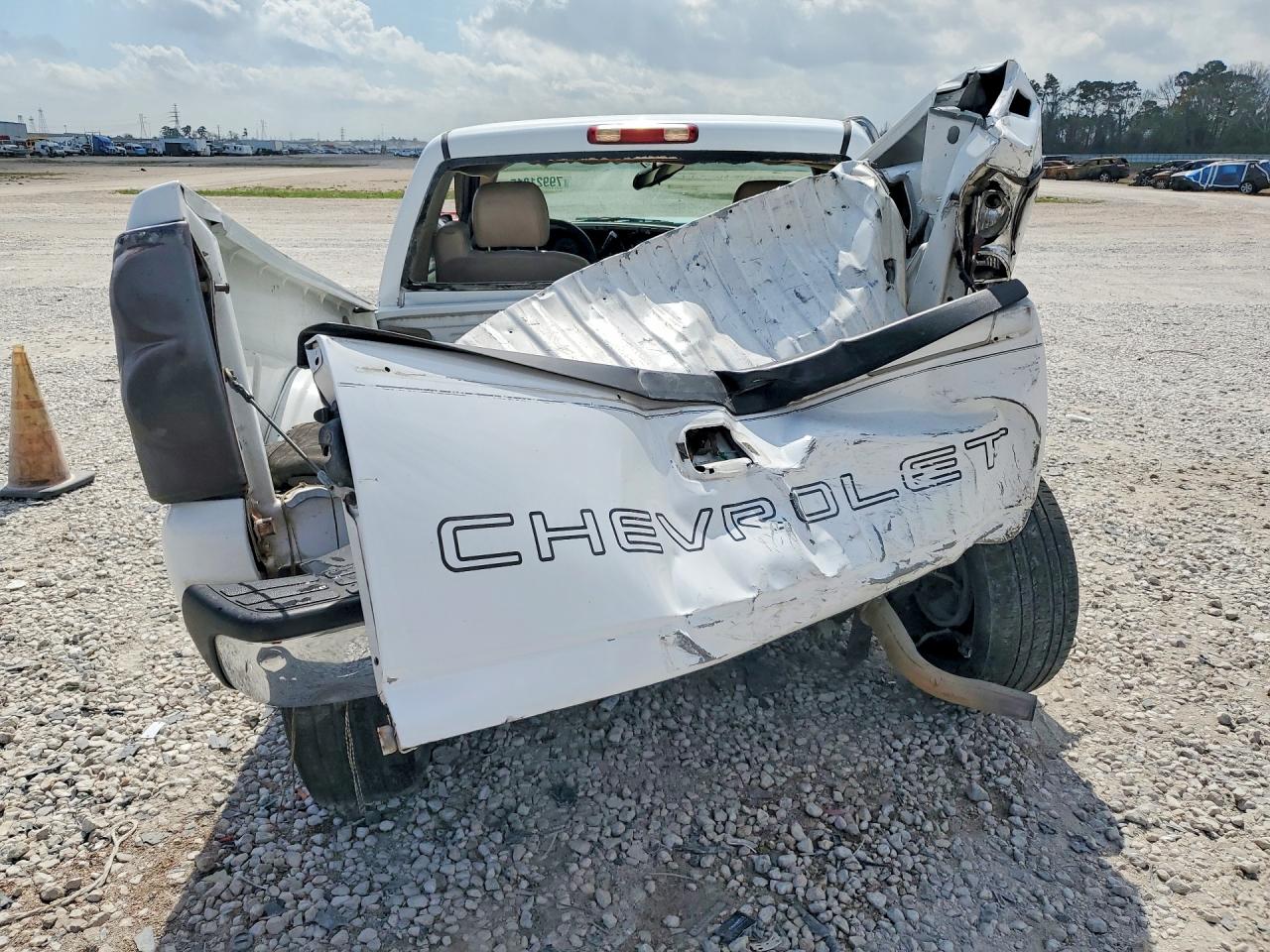 2005 CHEVROLET SILVERADO C1500 photo 6
