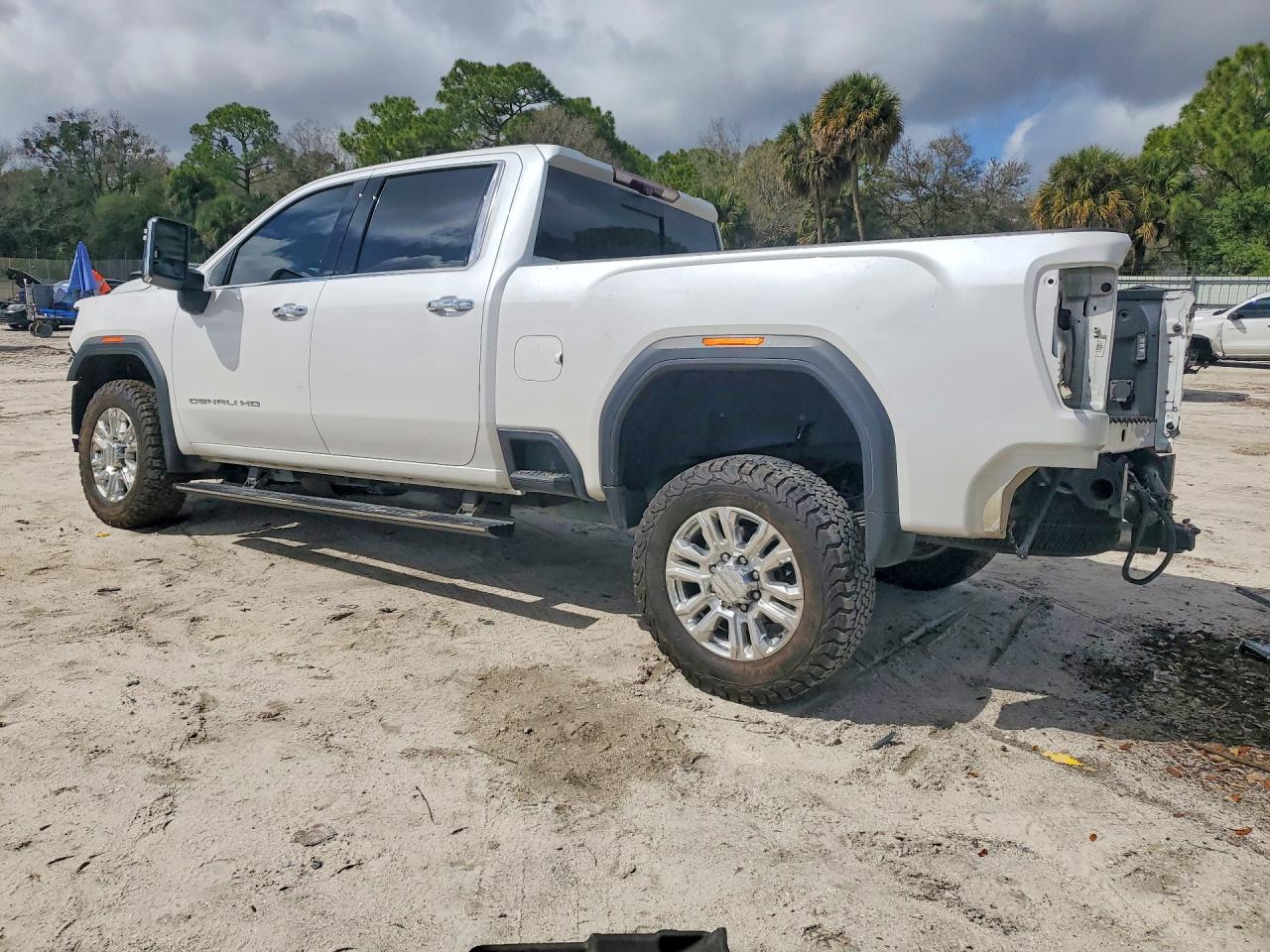 2021 GMC SIERRA K3500 DENALI photo 3