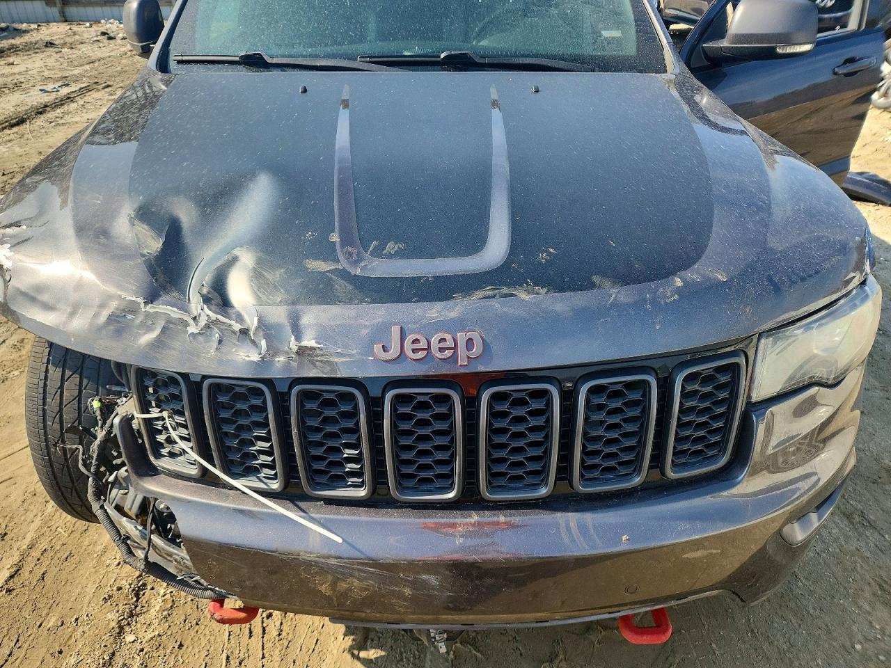 2018 JEEP GRAND CHEROKEE TRAILHAWK photo 12