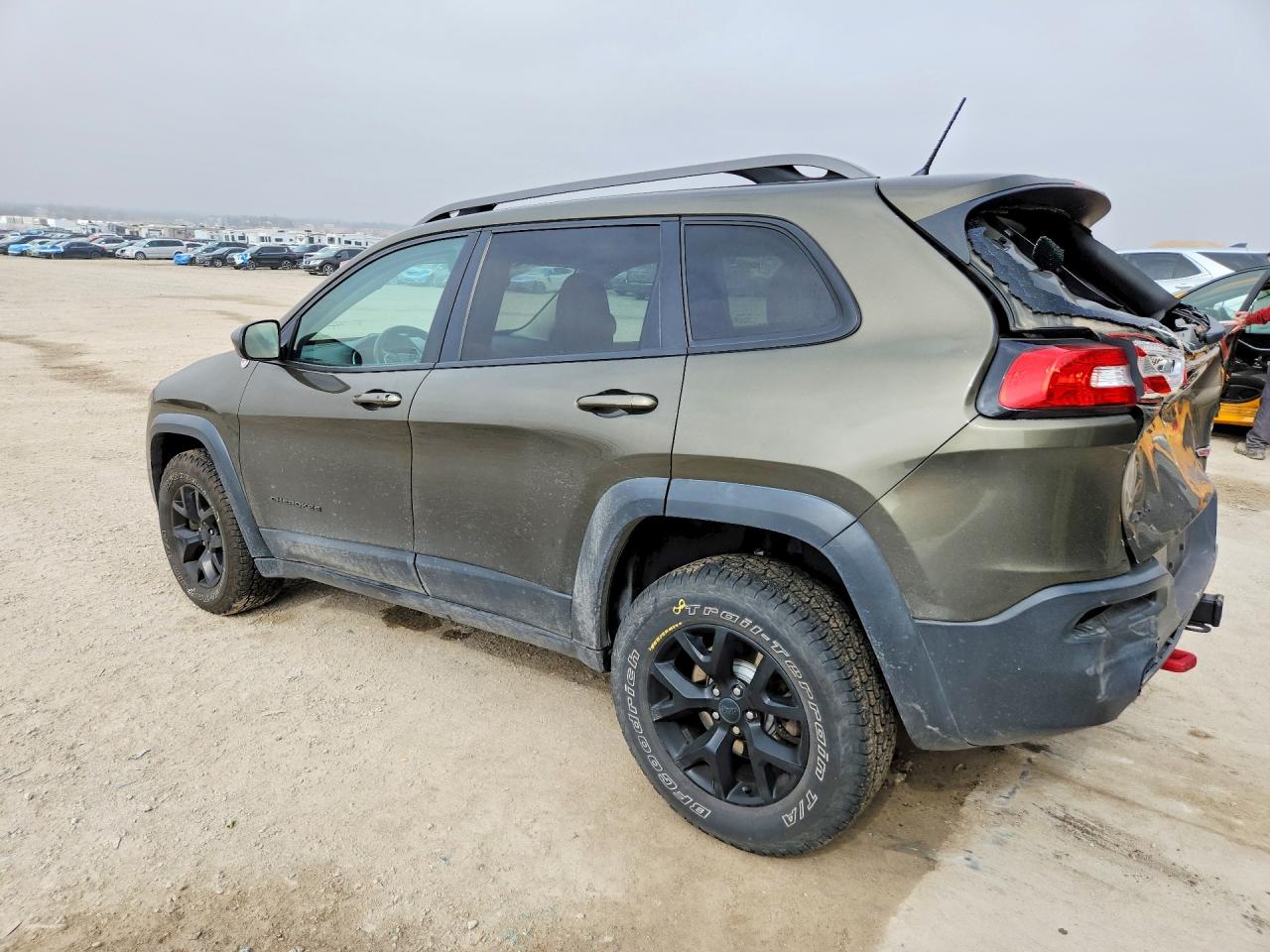 2015 JEEP CHEROKEE TRAILHAWK photo 3