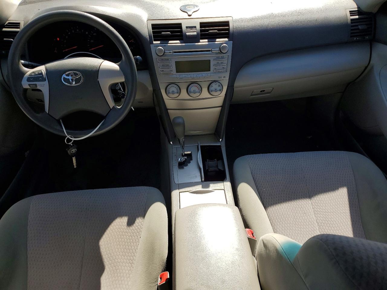 2011 TOYOTA CAMRY LE photo 15