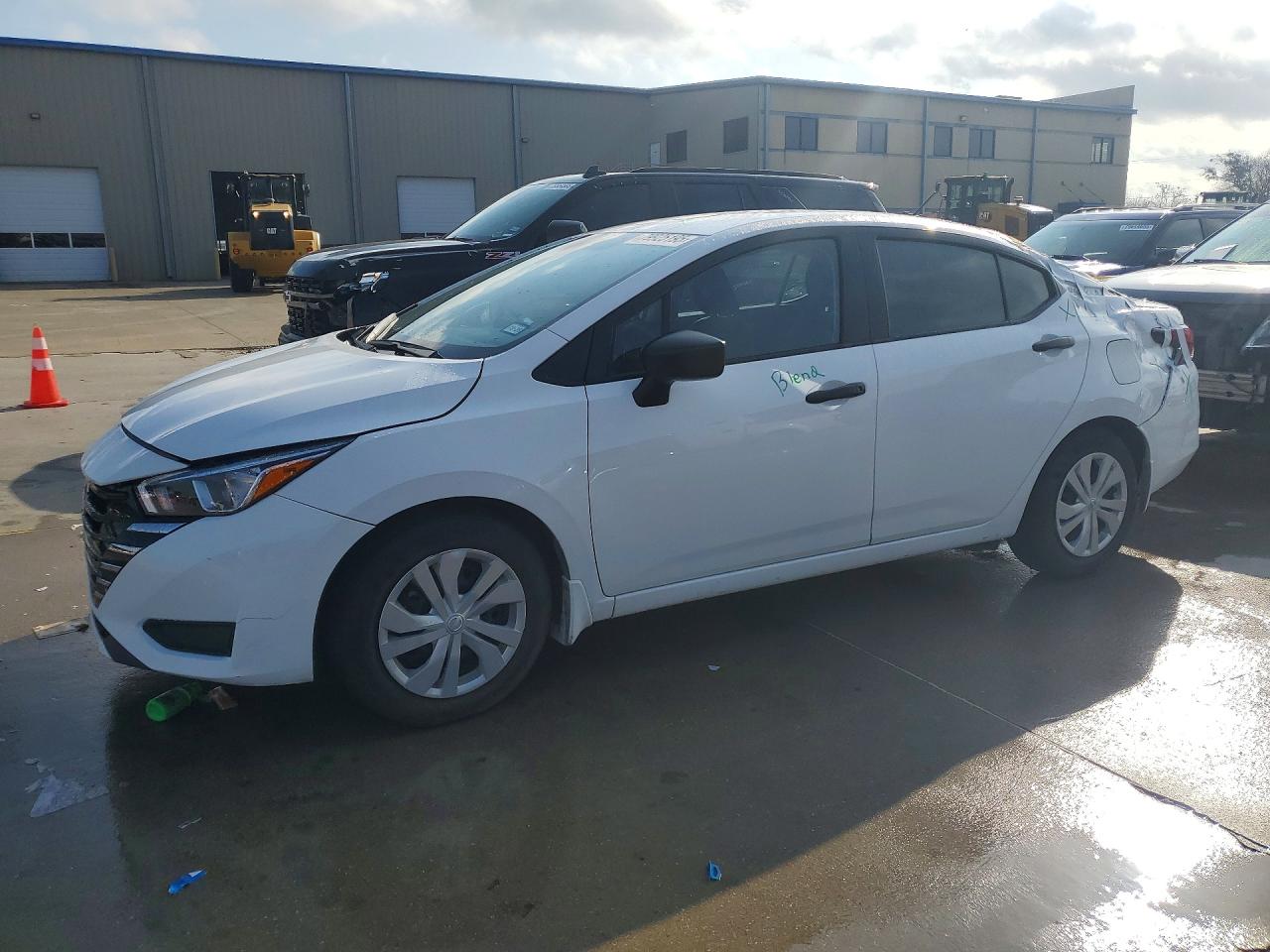 2024 NISSAN VERSA