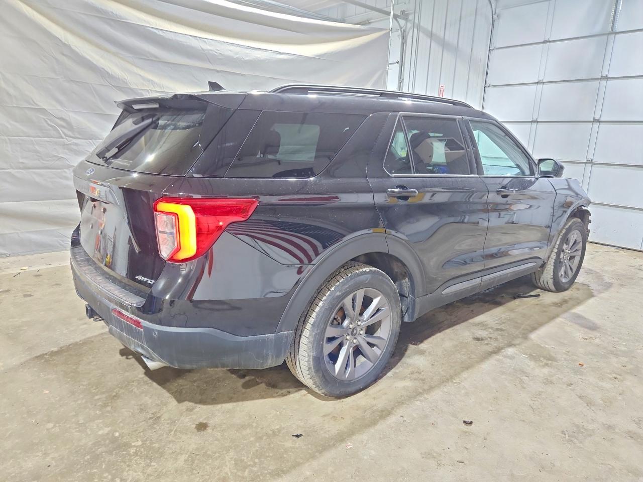 2023 FORD EXPLORER XLT photo 5