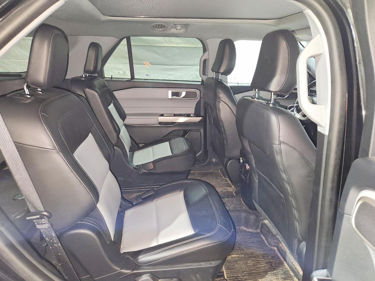 2023 FORD EXPLORER XLT photo 21