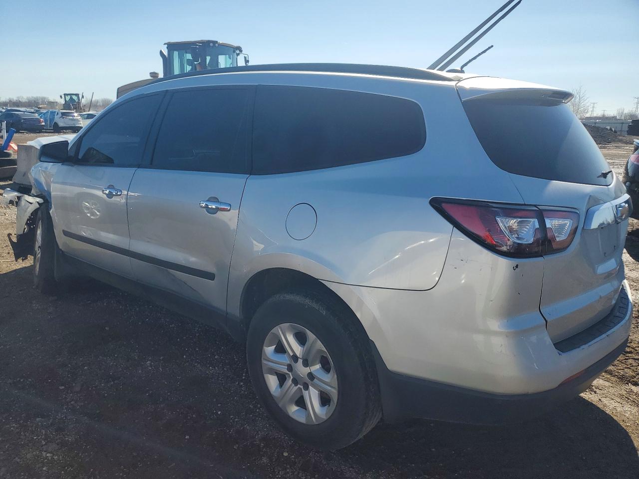 2014 CHEVROLET TRAVERSE LS photo 3
