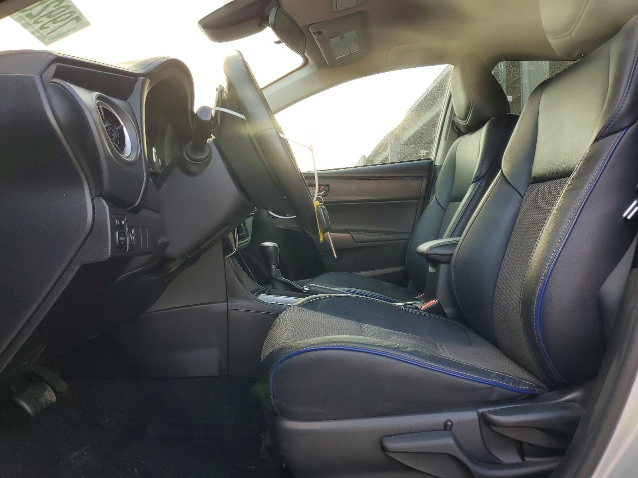 2017 TOYOTA COROLLA SE photo 7