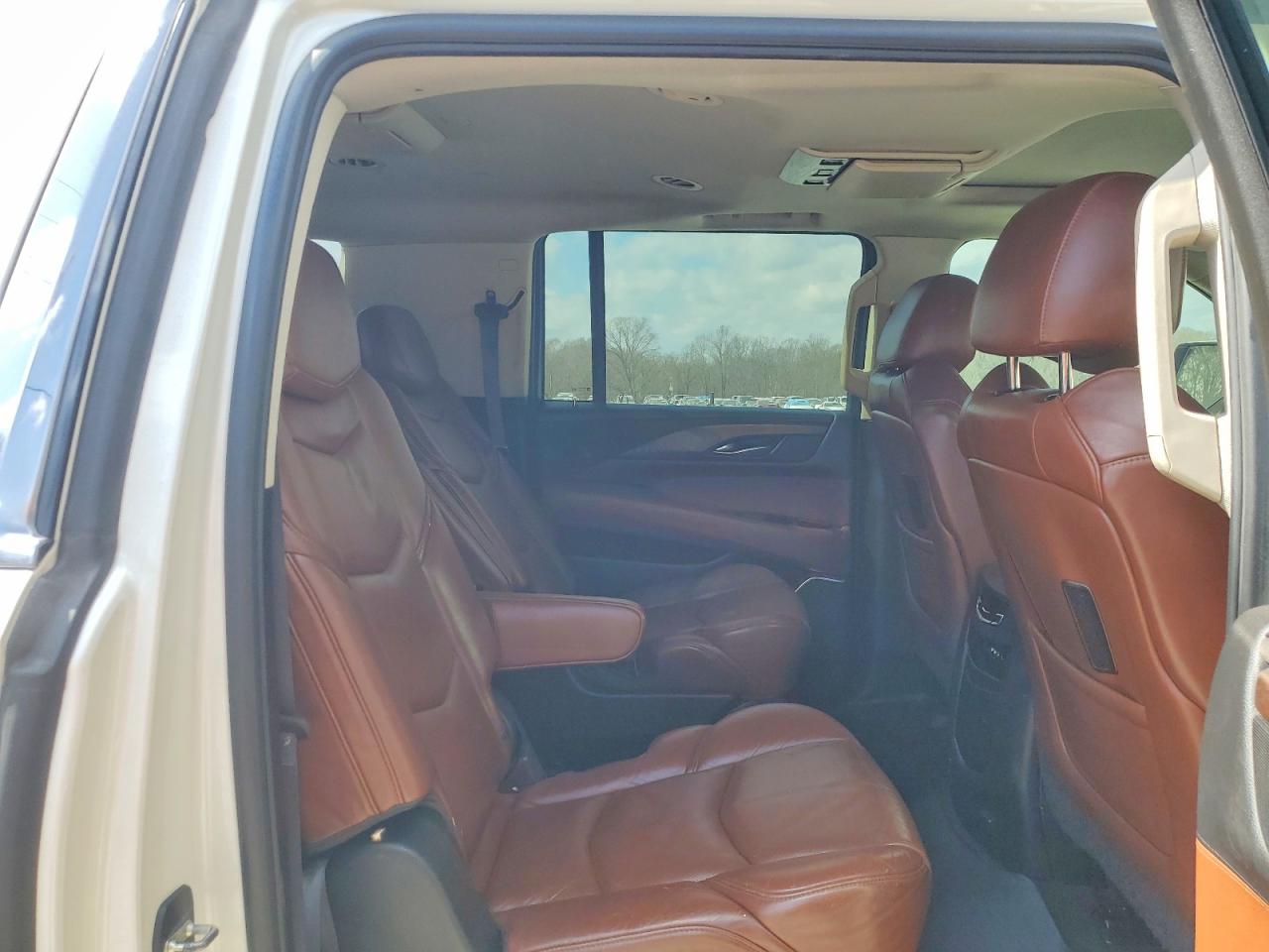 2015 CADILLAC ESCALADE ESV LUXURY photo 31