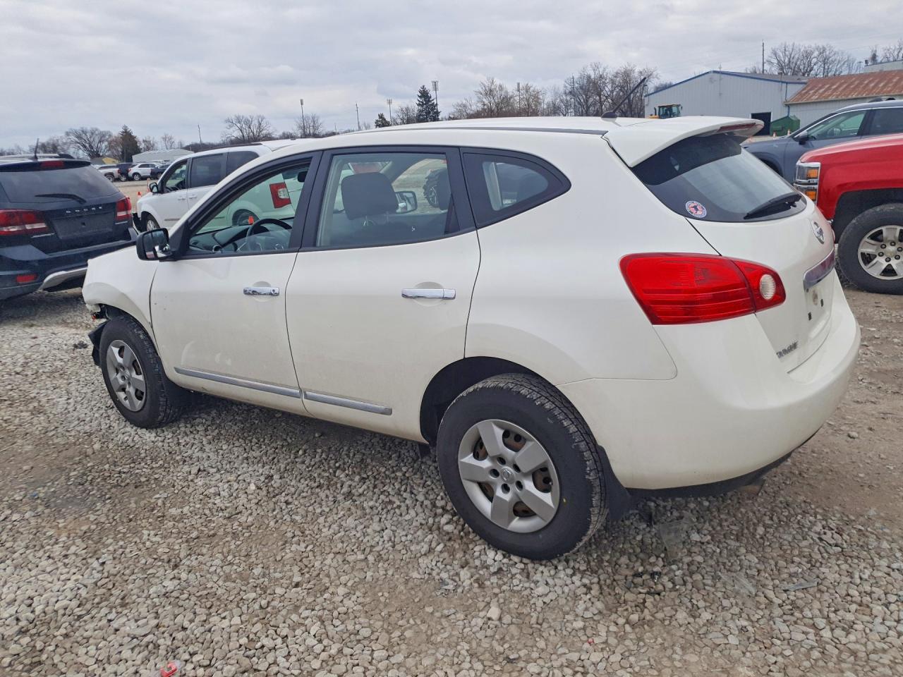 2013 NISSAN ROGUE S photo 4