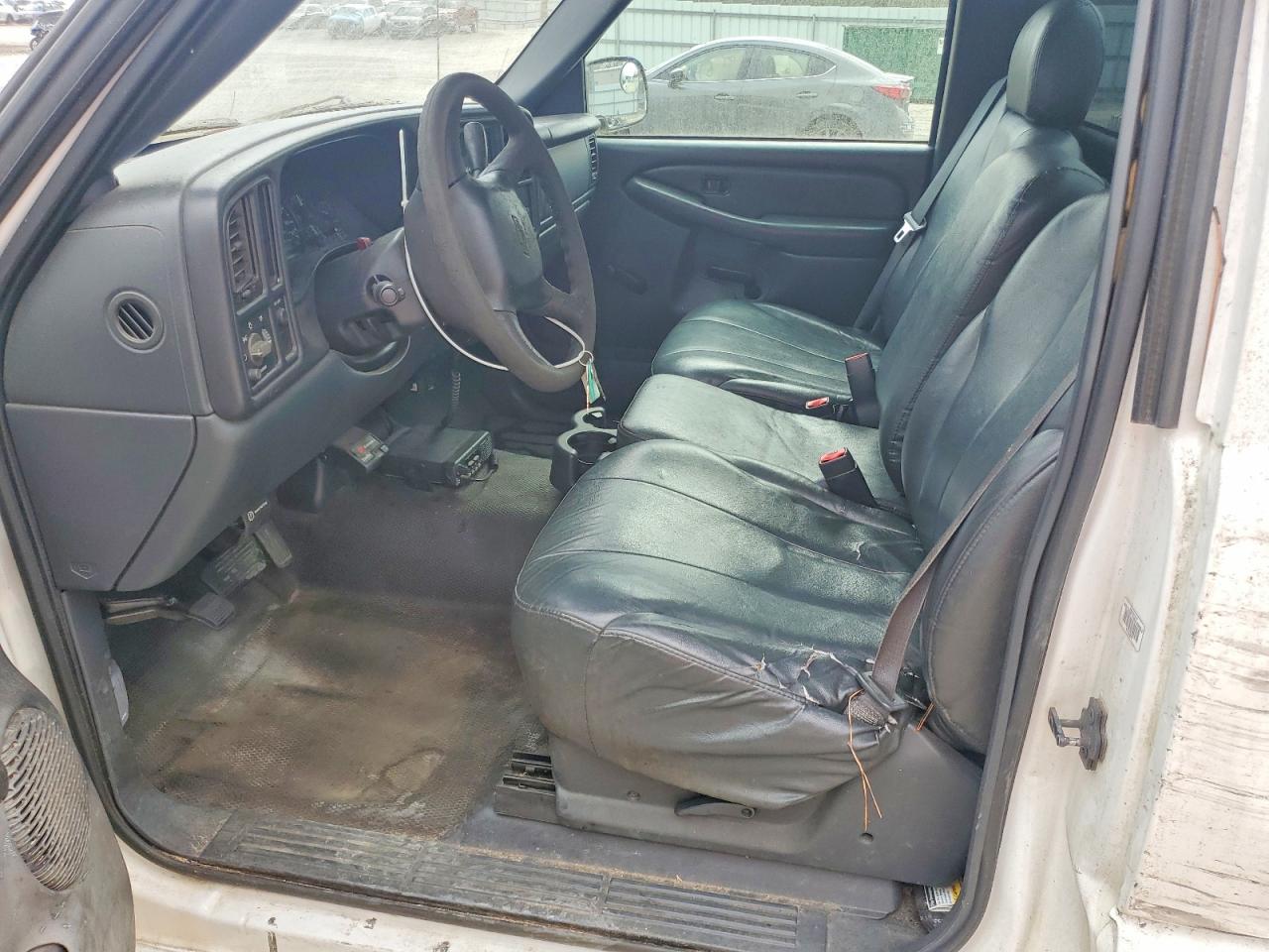 2002 CHEVROLET SILVERADO C1500 photo 7