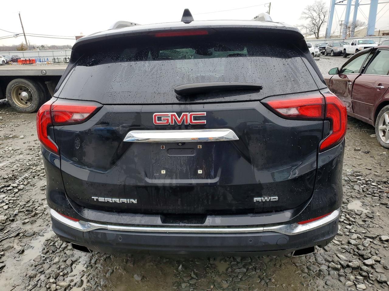 2019 GMC TERRAIN SLT photo 6