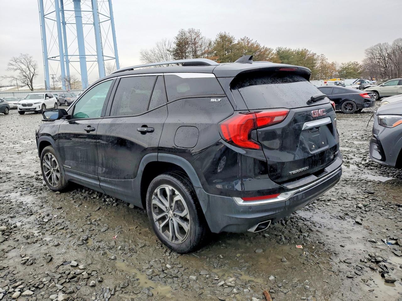 2019 GMC TERRAIN SLT photo 2