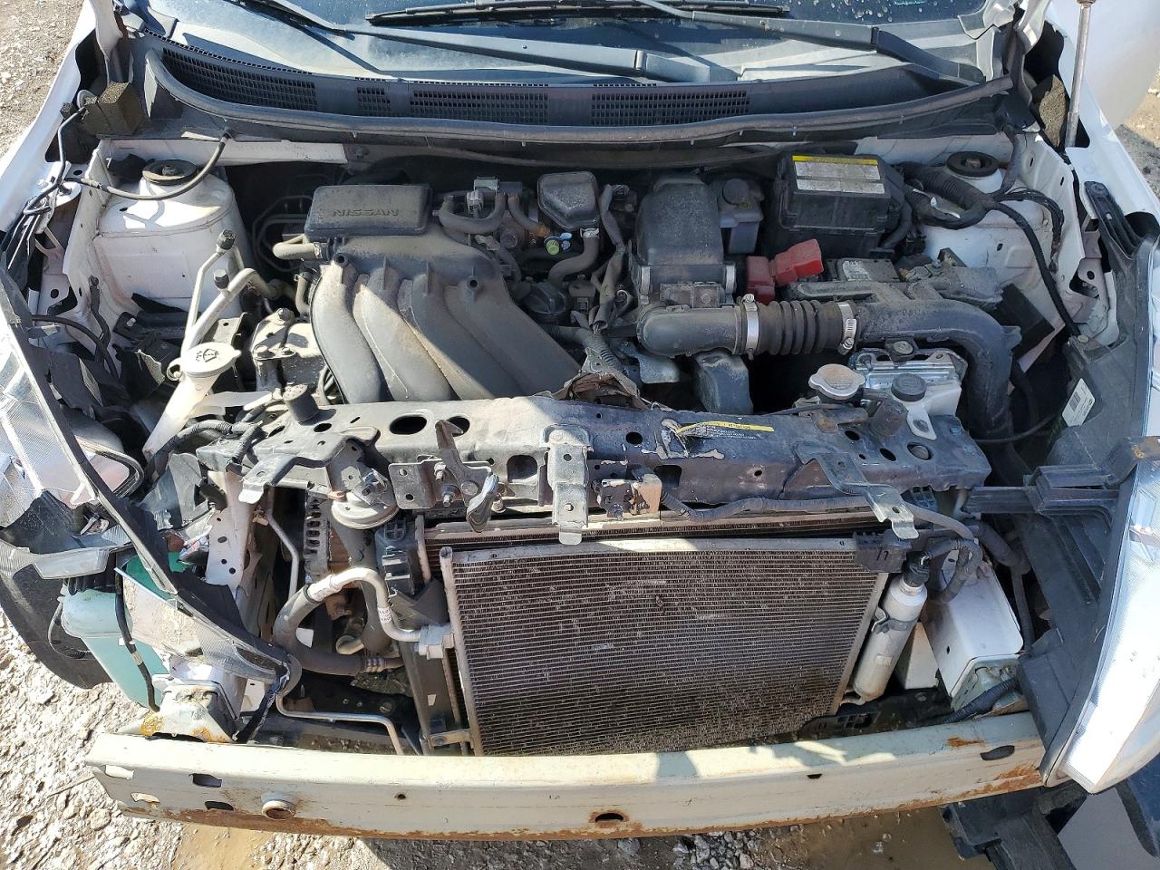 2018 NISSAN VERSA SV photo 11