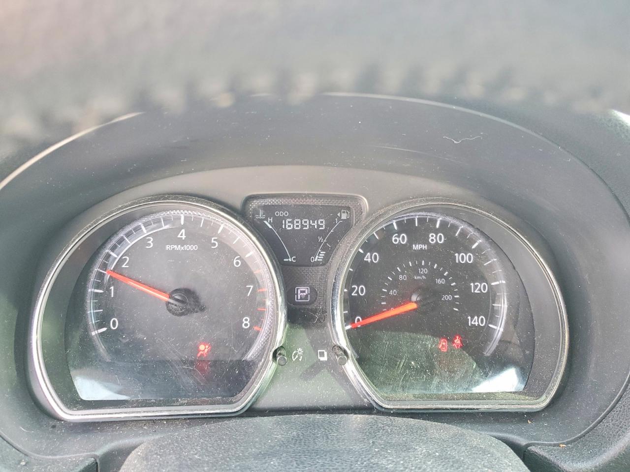 2018 NISSAN VERSA SV photo 9
