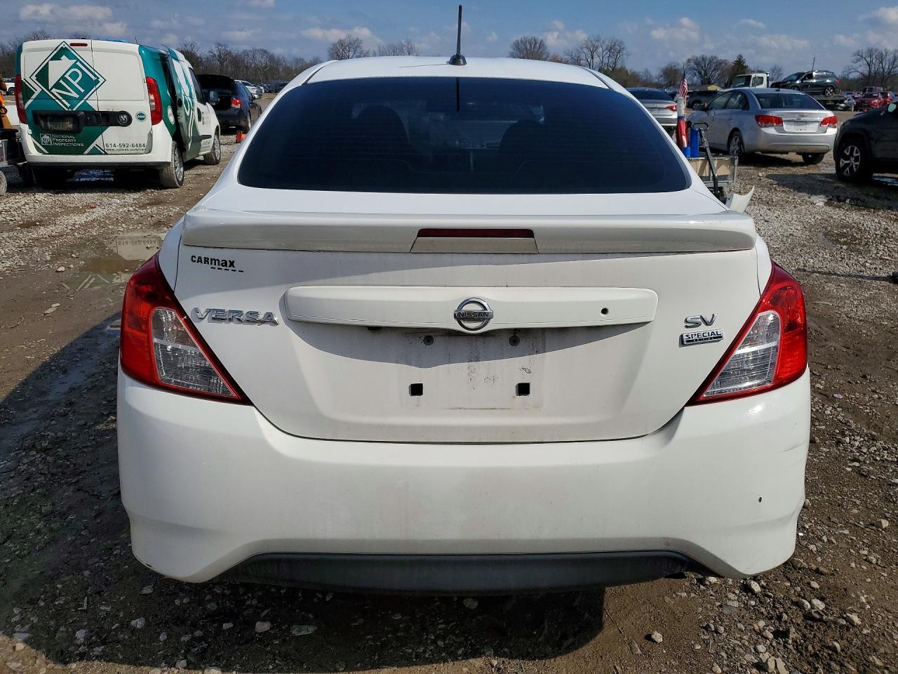 2018 NISSAN VERSA SV photo 6