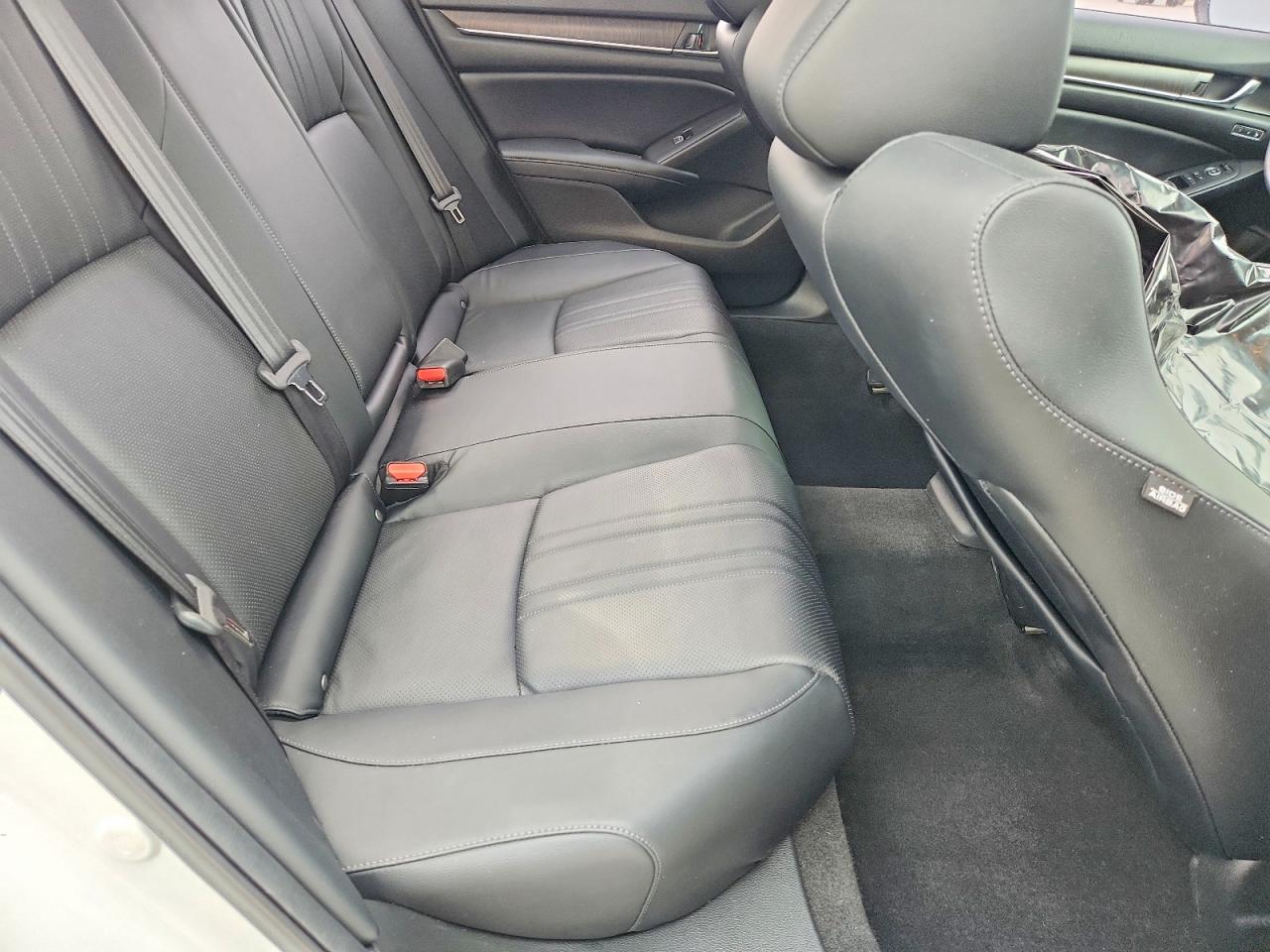 2018 HONDA ACCORD EXL photo 10