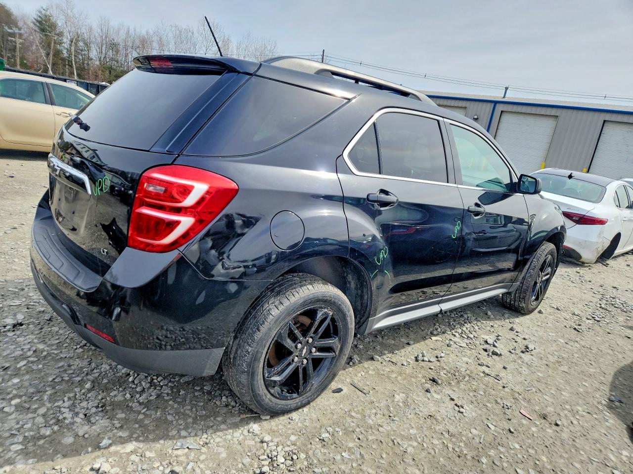 2017 CHEVROLET EQUINOX LT photo 3