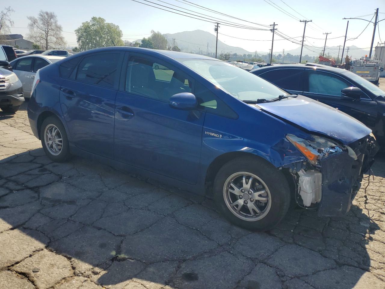 2011 TOYOTA PRIUS TWO photo 7