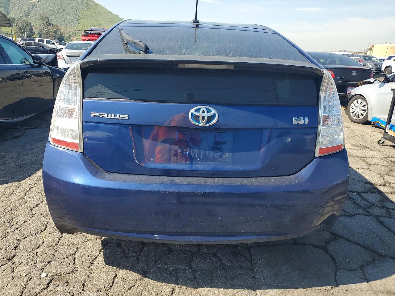 2011 TOYOTA PRIUS TWO photo 11