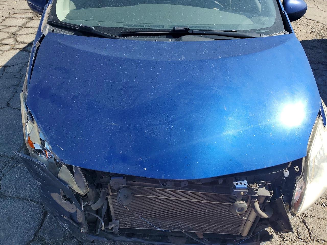 2011 TOYOTA PRIUS TWO photo 21