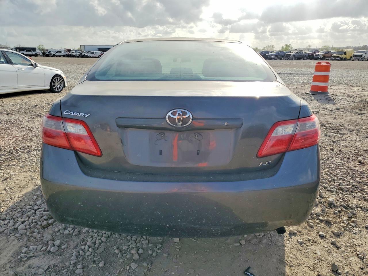 2009 TOYOTA CAMRY LE photo 6