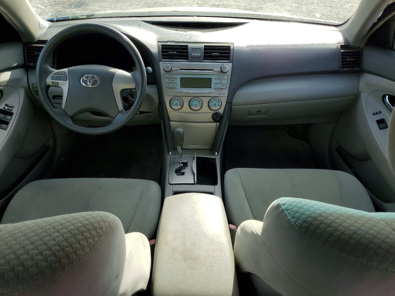 2009 TOYOTA CAMRY LE photo 8
