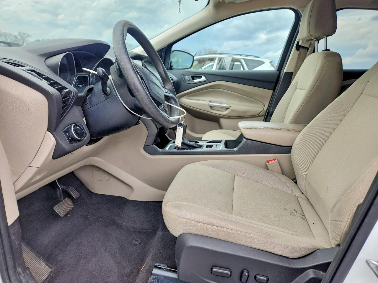 2017 FORD ESCAPE SE photo 7