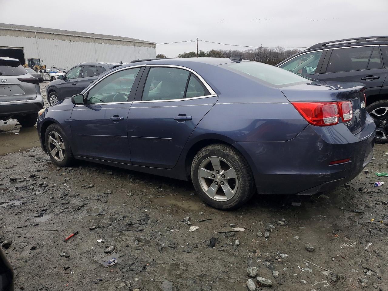 2013 CHEVROLET MALIBU LS photo 2