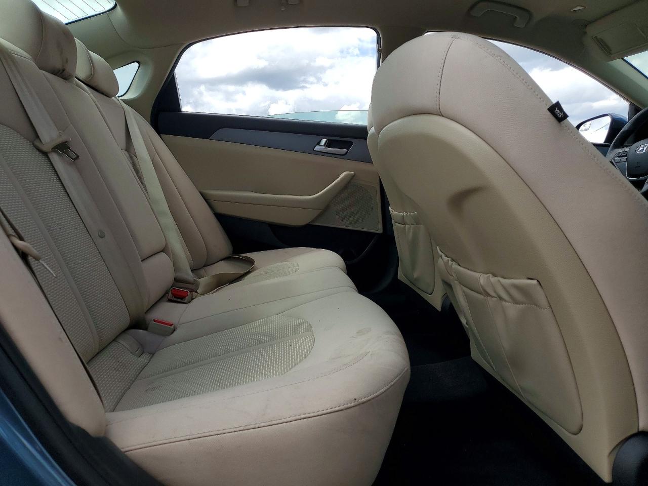 2017 HYUNDAI SONATA SE photo 19