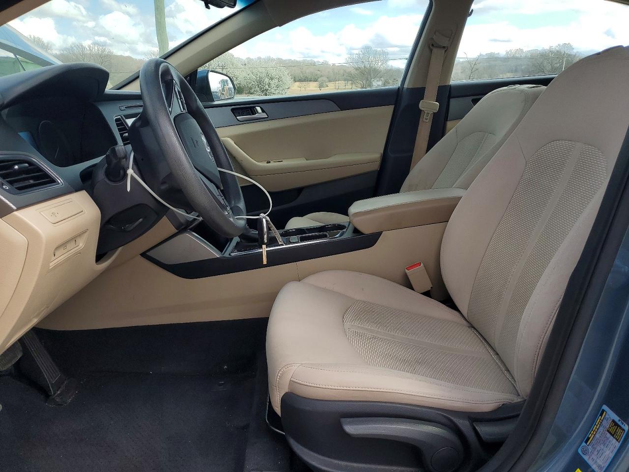 2017 HYUNDAI SONATA SE photo 13