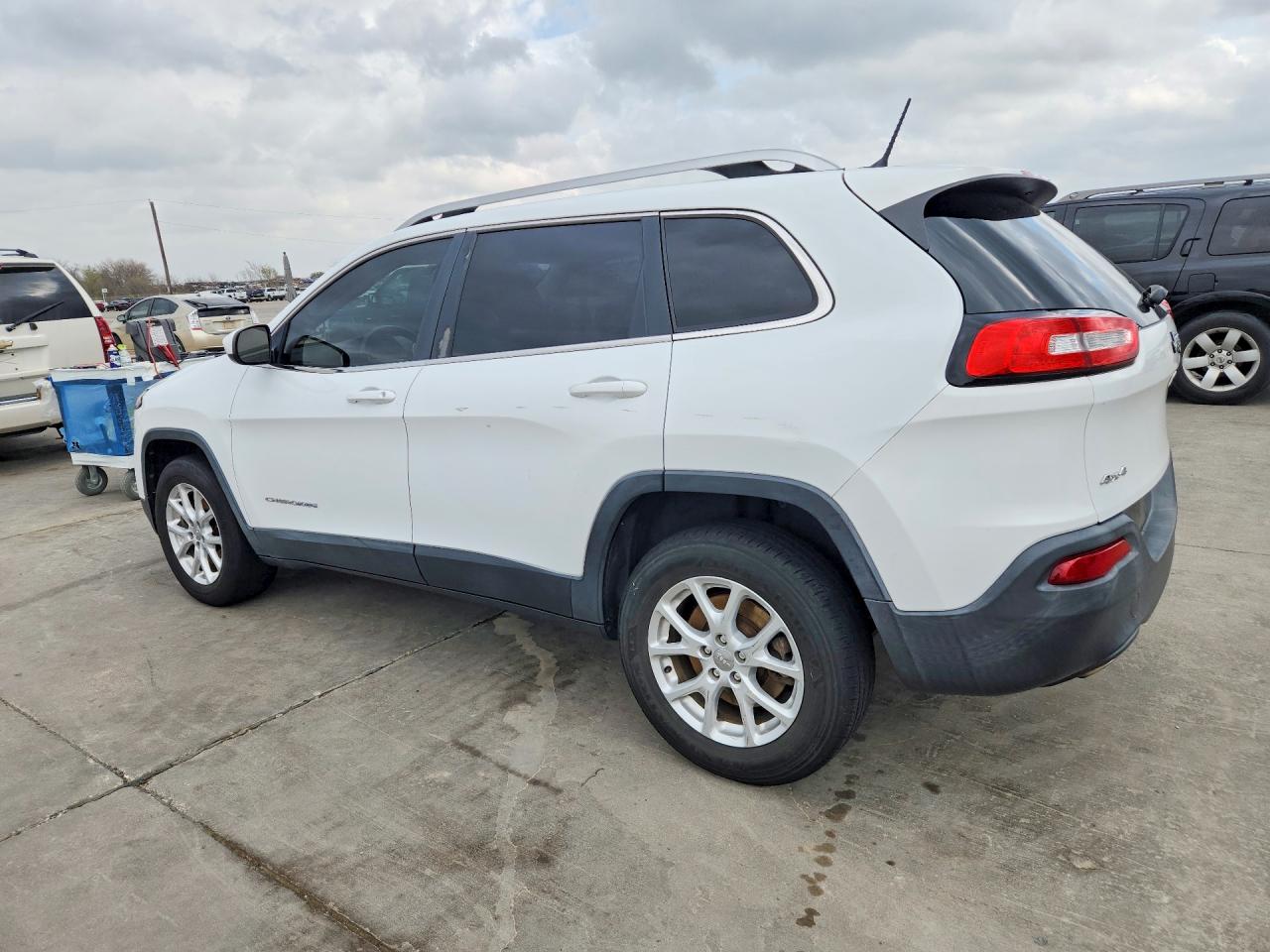 2014 JEEP CHEROKEE LATITUDE photo 3