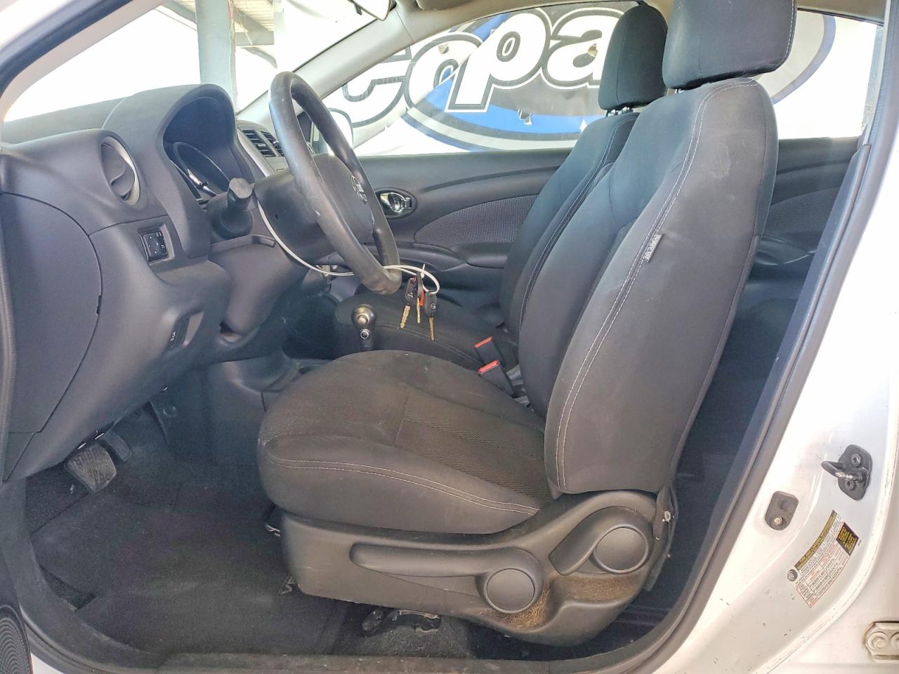 2014 NISSAN VERSA 1.6 SV photo 25